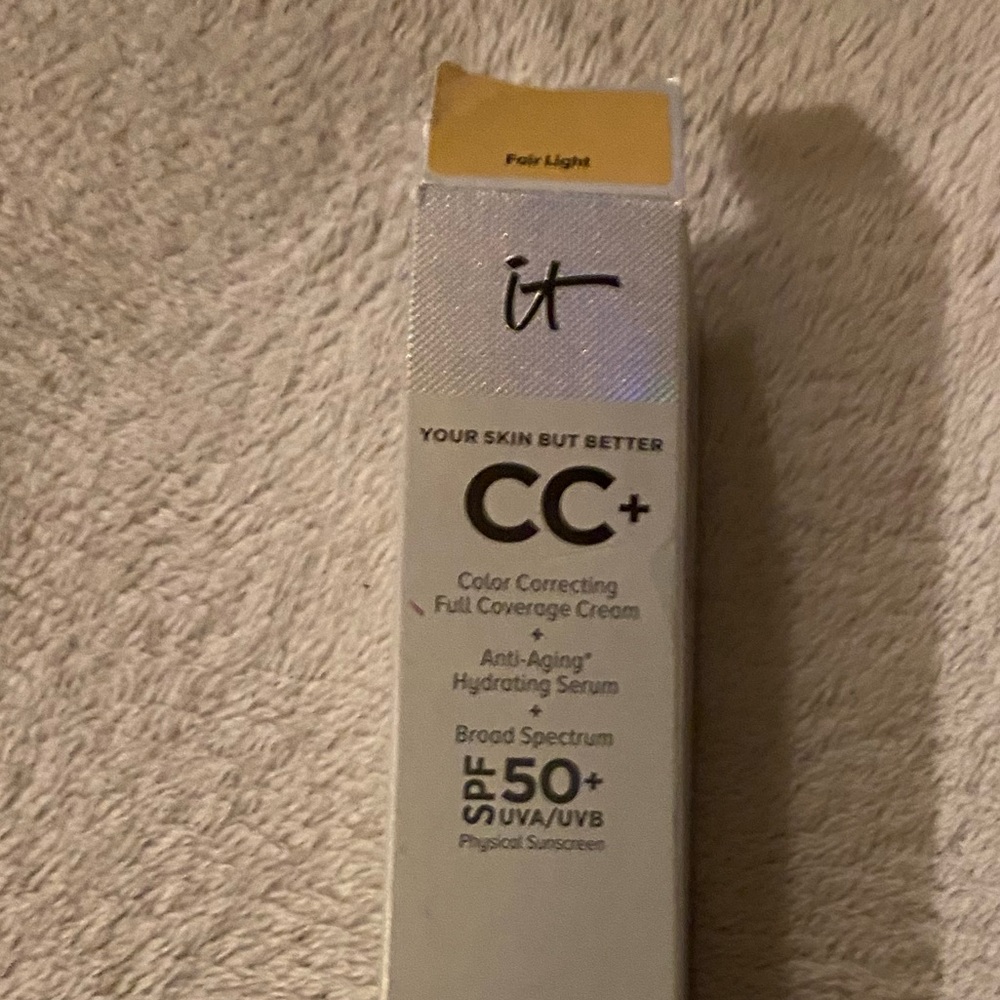 it cosmetics fair light foundation